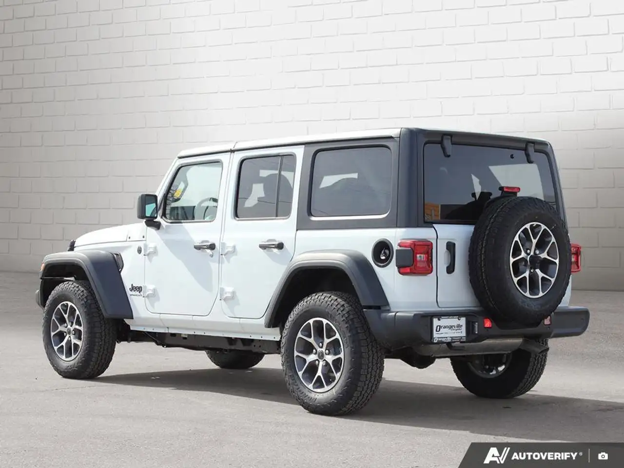 Jeep Wrangler снимка Jeep Wrangler