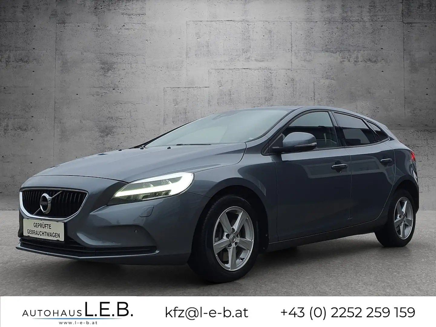 Volvo V40 D2 Kinetic Geartronic Blau - 1