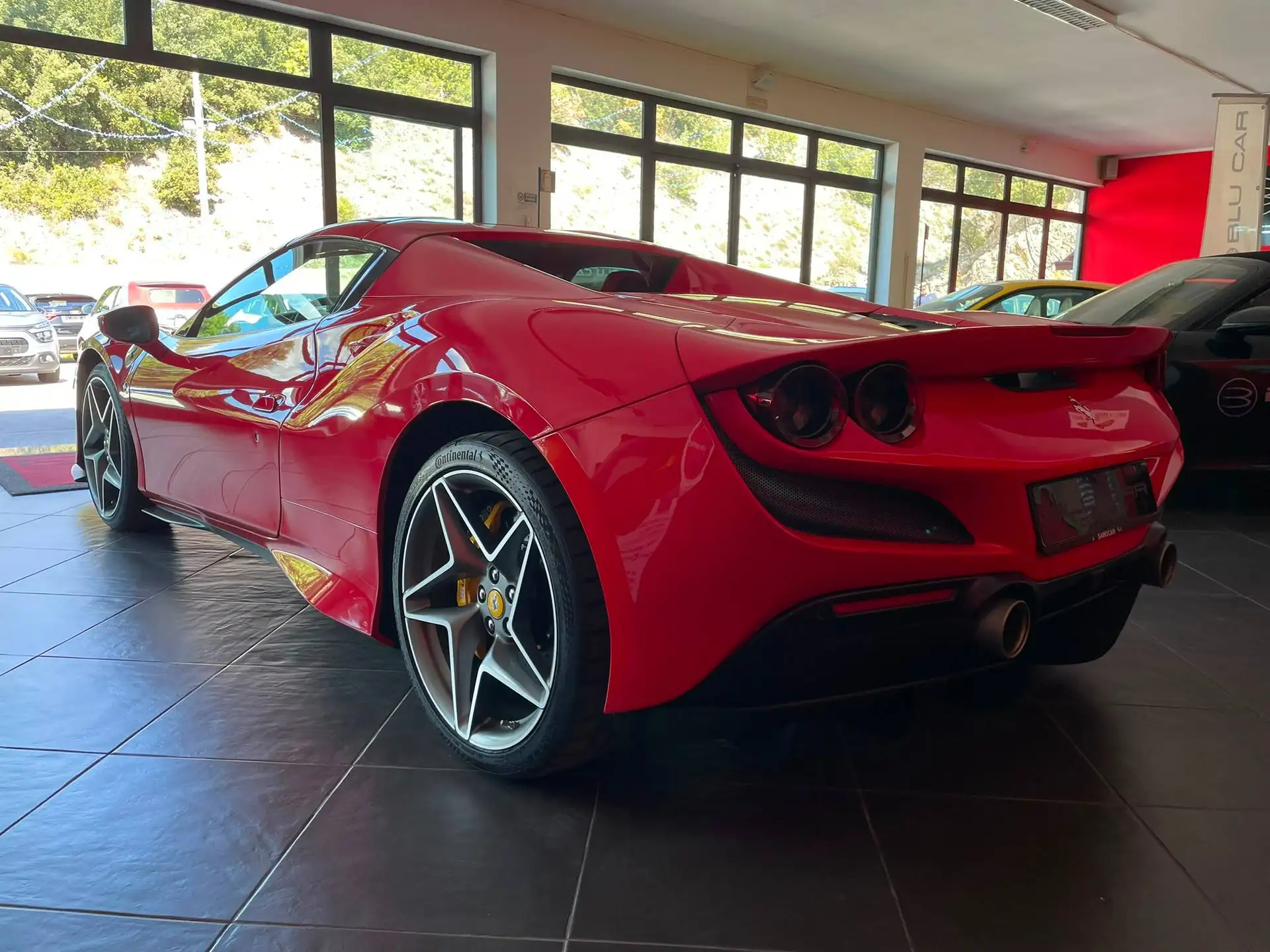 Ferrari F8 2021 빨강 사진 4