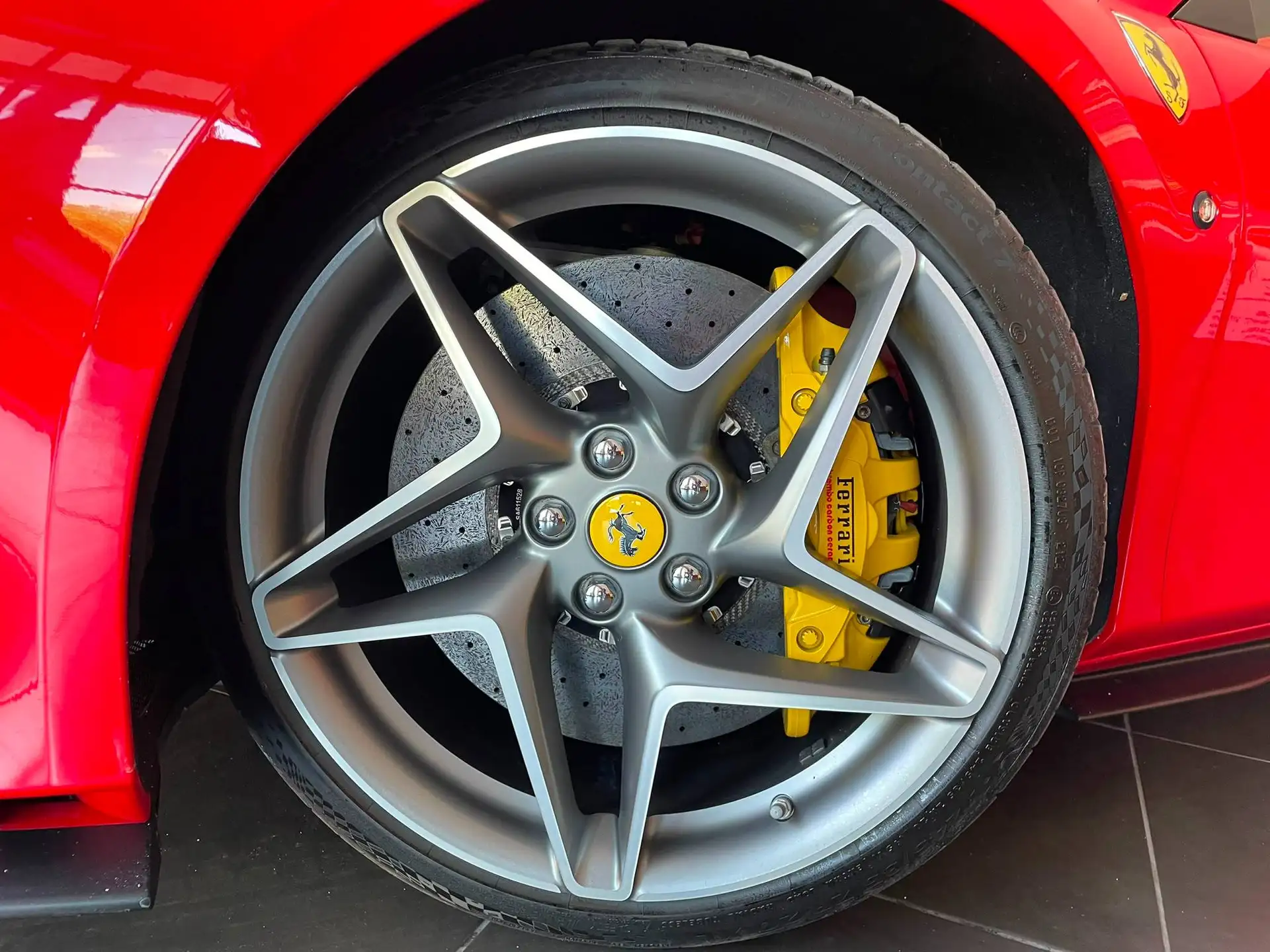 Ferrari F8 2021 빨강 사진 7