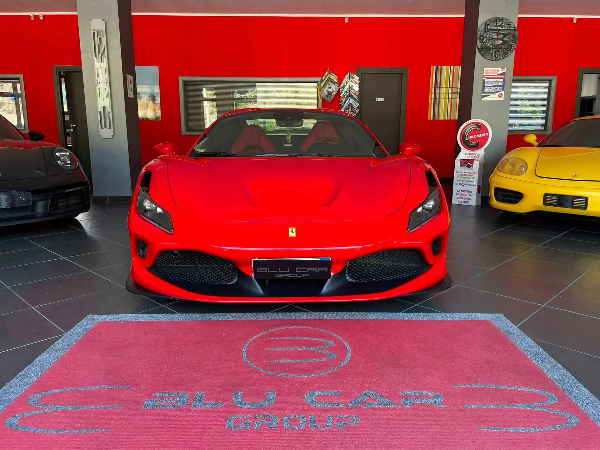 Ferrari F8 2021 빨강 사진 2