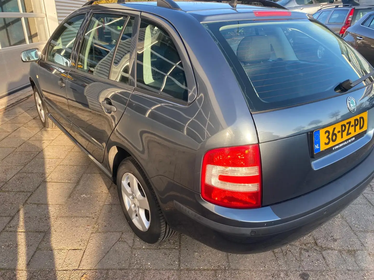 Skoda Fabia Combi 1.4-16V Elegance (AIRCO) Grijs - 2