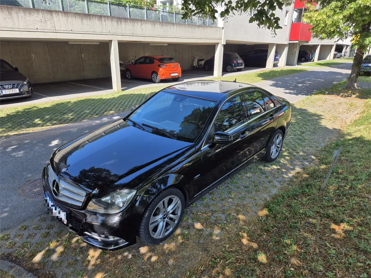 Mercedes-Benz C 180 C 180 CGI Avantgarde BlueEfficiency Aut. Schwarz - 2