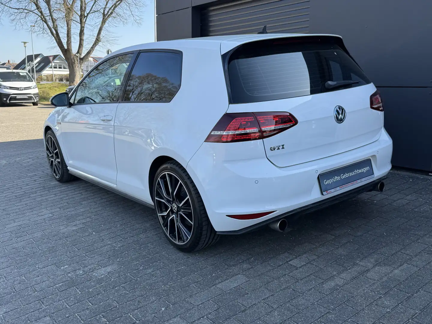 Volkswagen Golf VII 2.0 GTI BMT Biały - 2