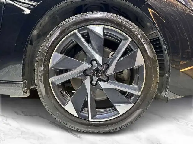 Peugeot 308 view 8