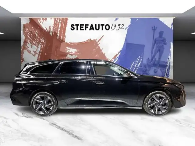 Peugeot 308 view 3