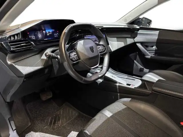 Peugeot 308 view 11