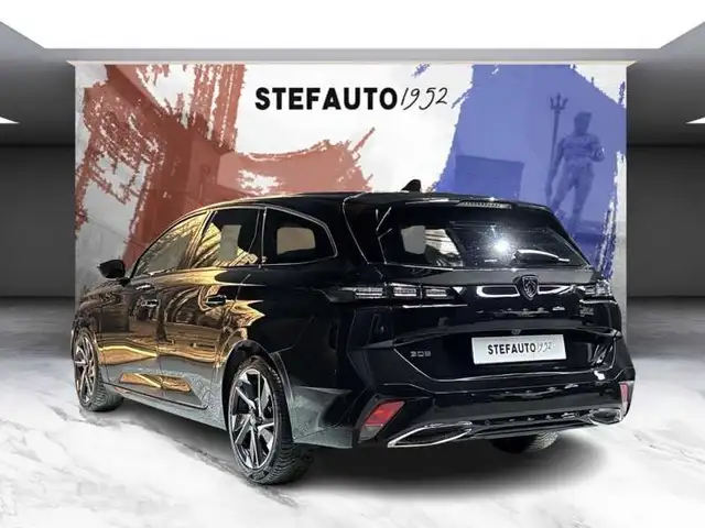 Peugeot 308 view 5