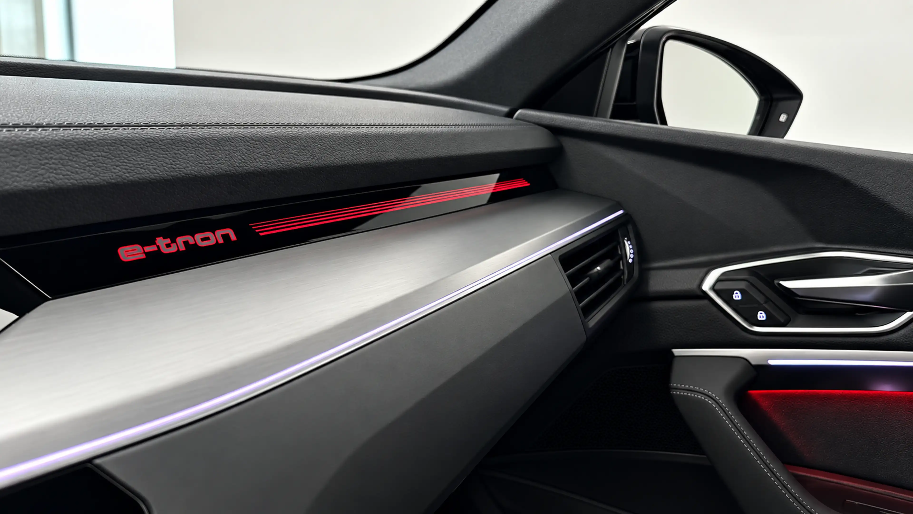 Audi Q8 e-tron 55 quattro advanced — photo 15
