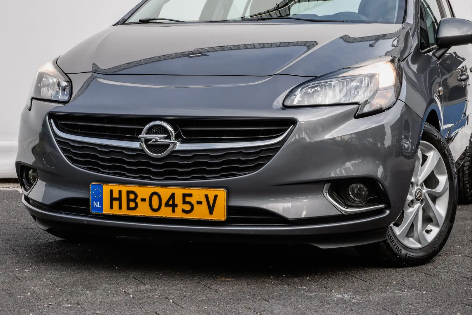 Opel Corsa 1.4 90pk Edition Airco/ Cruise control/ Radio-cd/ Grijs - 2