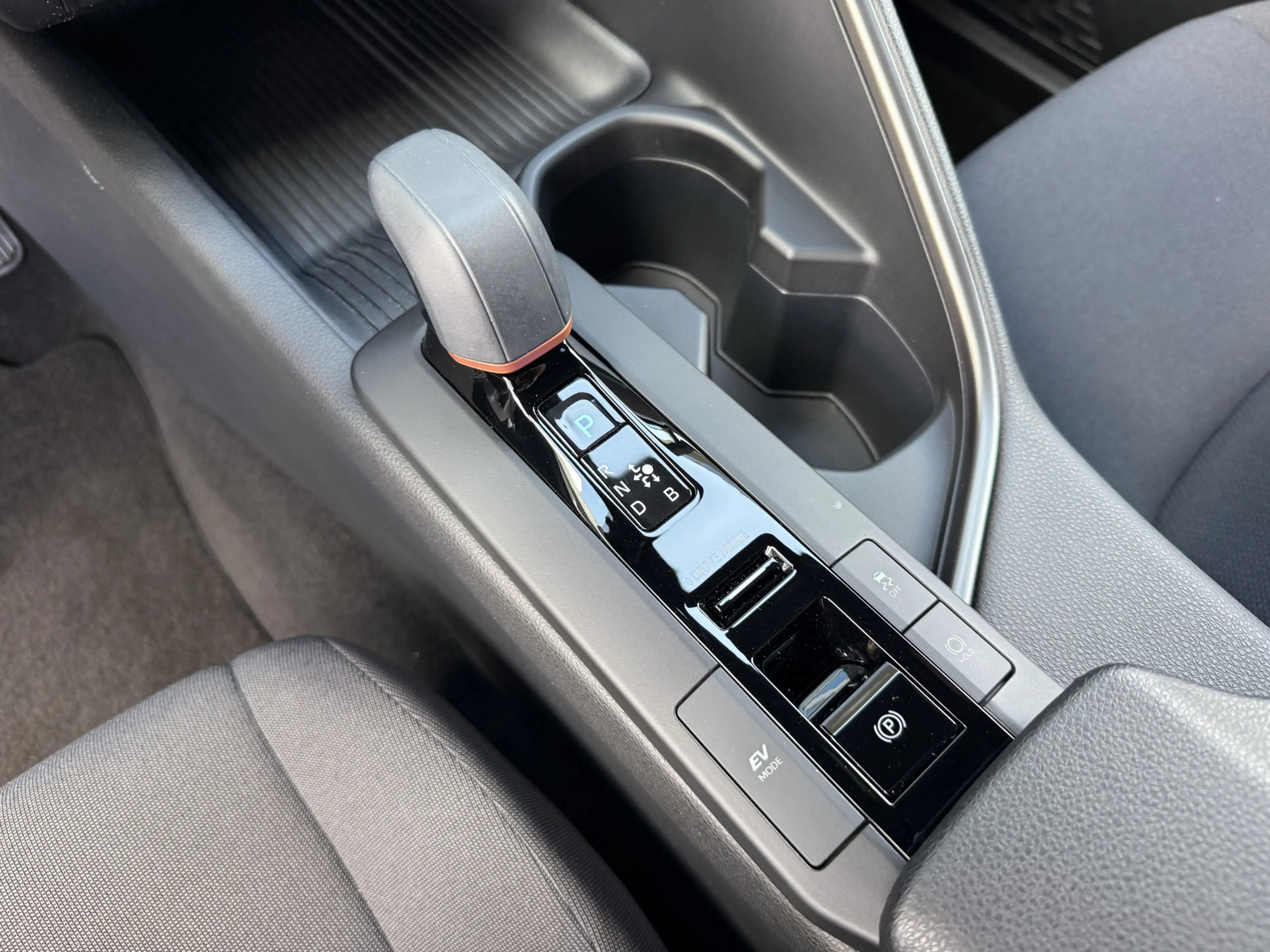 Toyota C-HR 1.8 Hybrid 140 Dynamic Apple/Camera — photo 12
