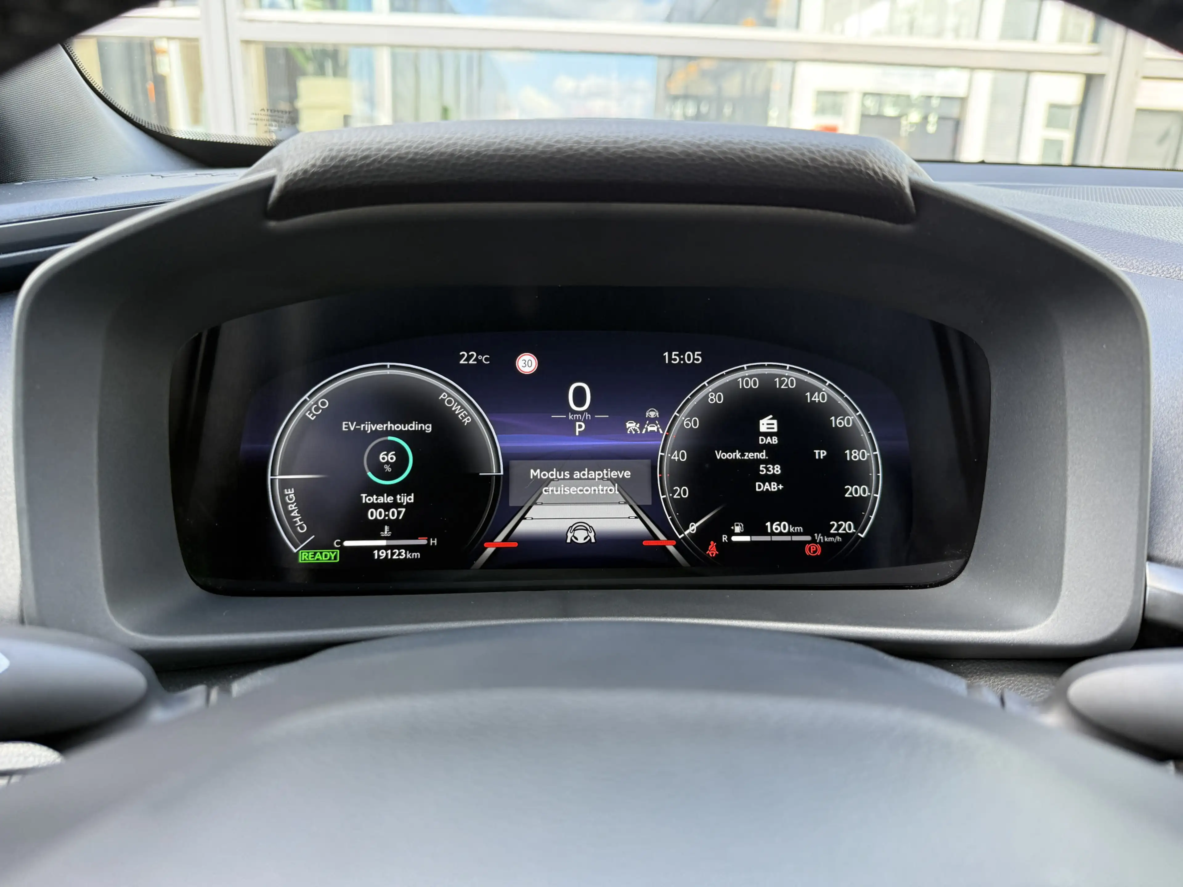 Toyota C-HR 1.8 Hybrid 140 Dynamic Apple/Camera — photo 11