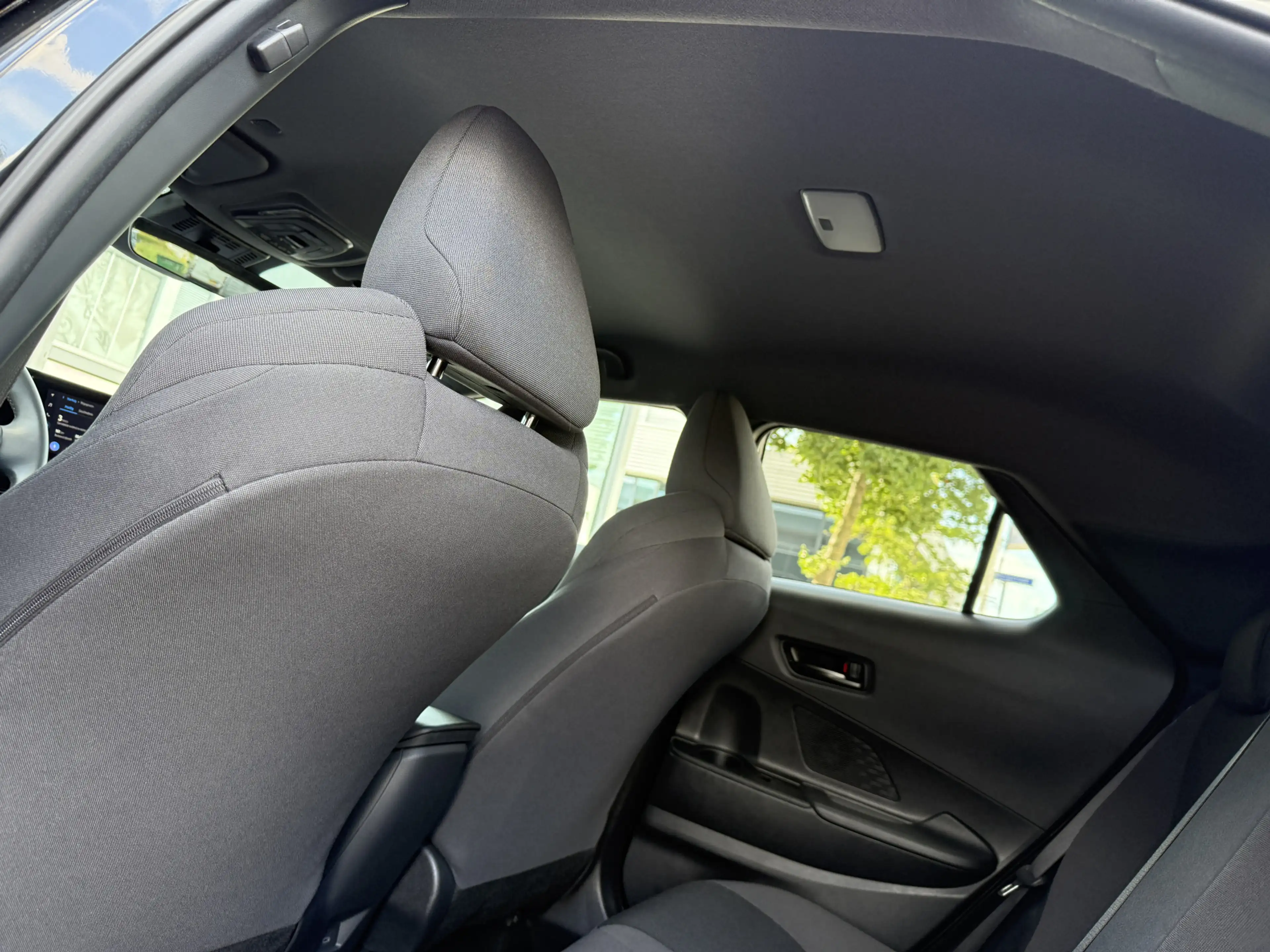 Toyota C-HR 1.8 Hybrid 140 Dynamic Apple/Camera — photo 22