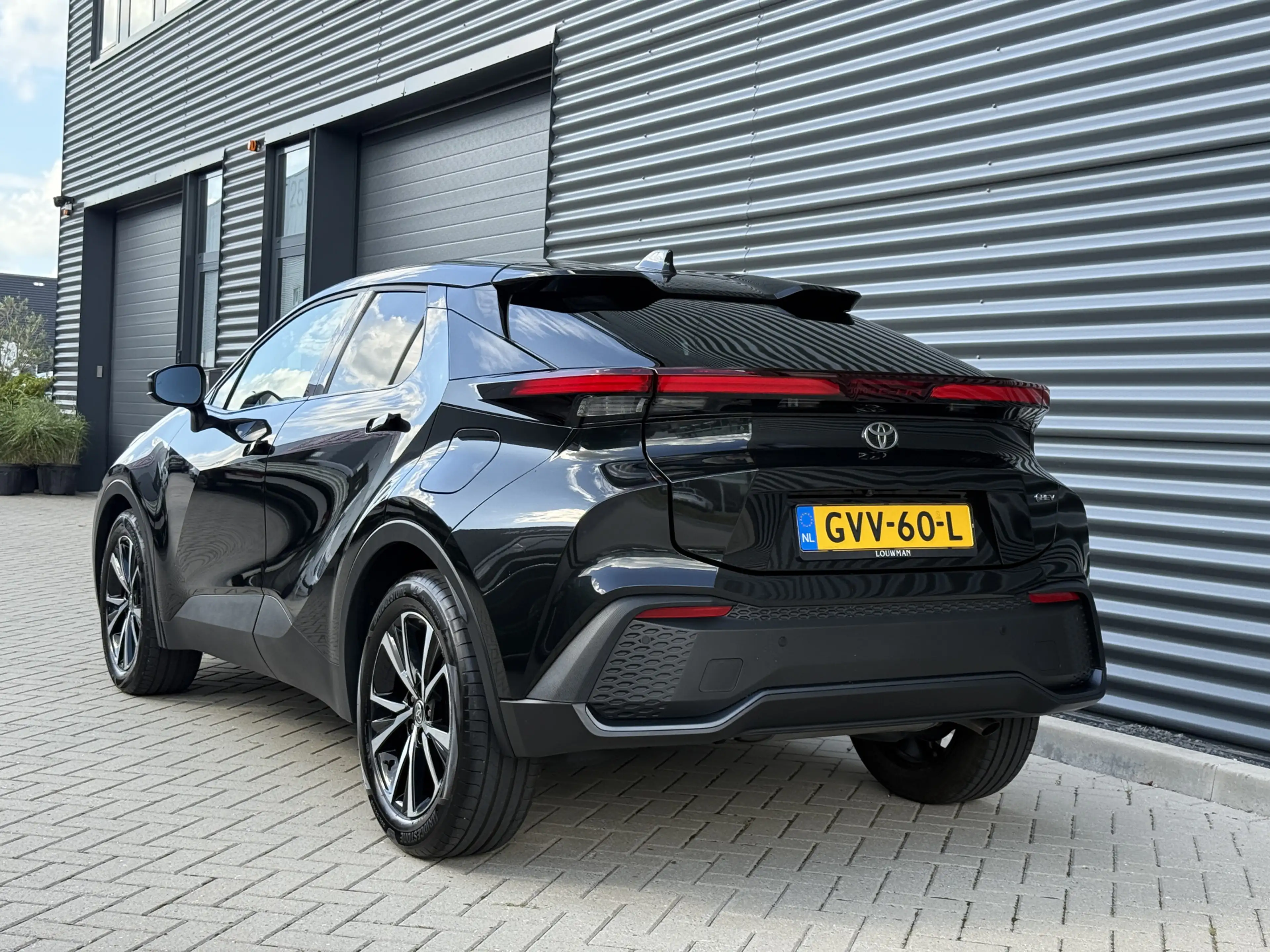 Toyota C-HR 1.8 Hybrid 140 Dynamic Apple/Camera — photo 15