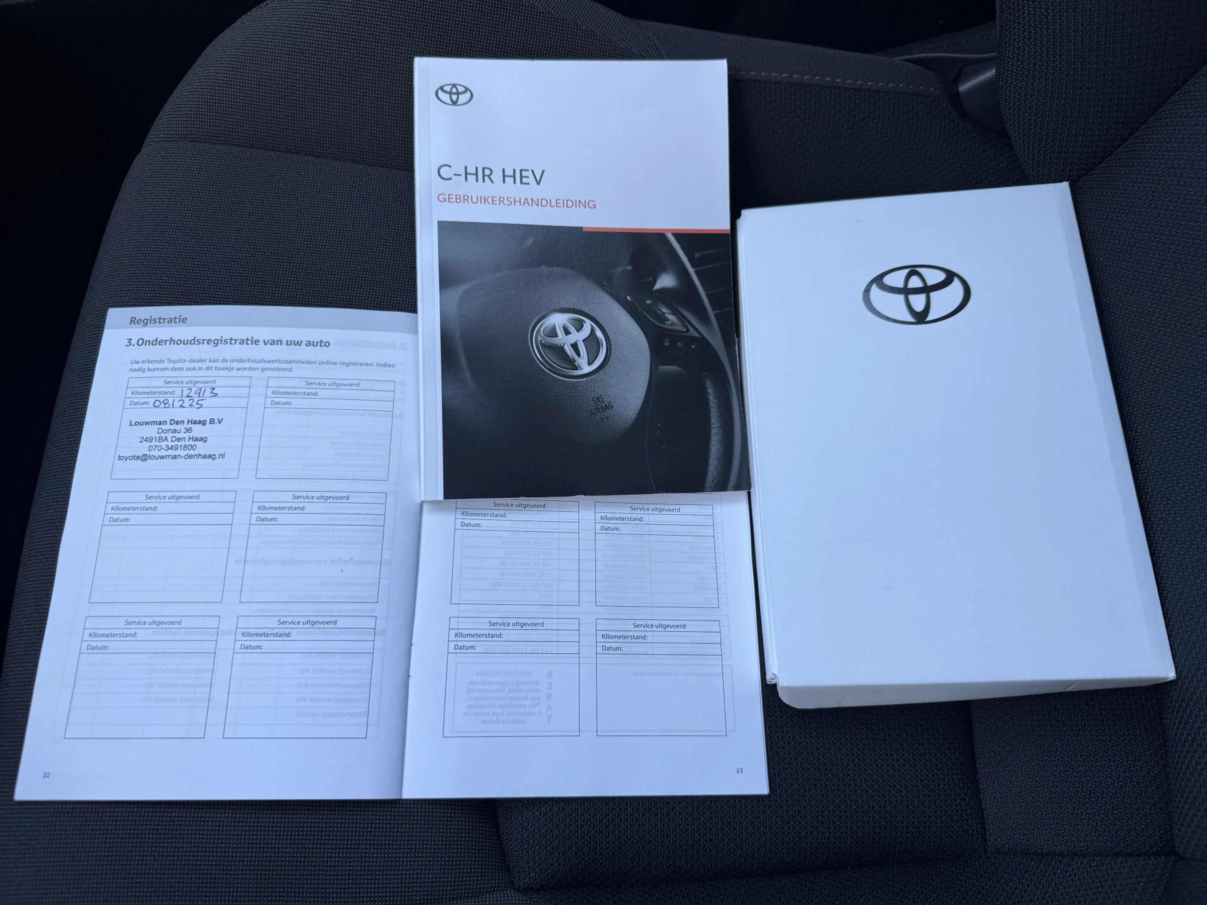 Toyota C-HR 1.8 Hybrid 140 Dynamic Apple/Camera — photo 32