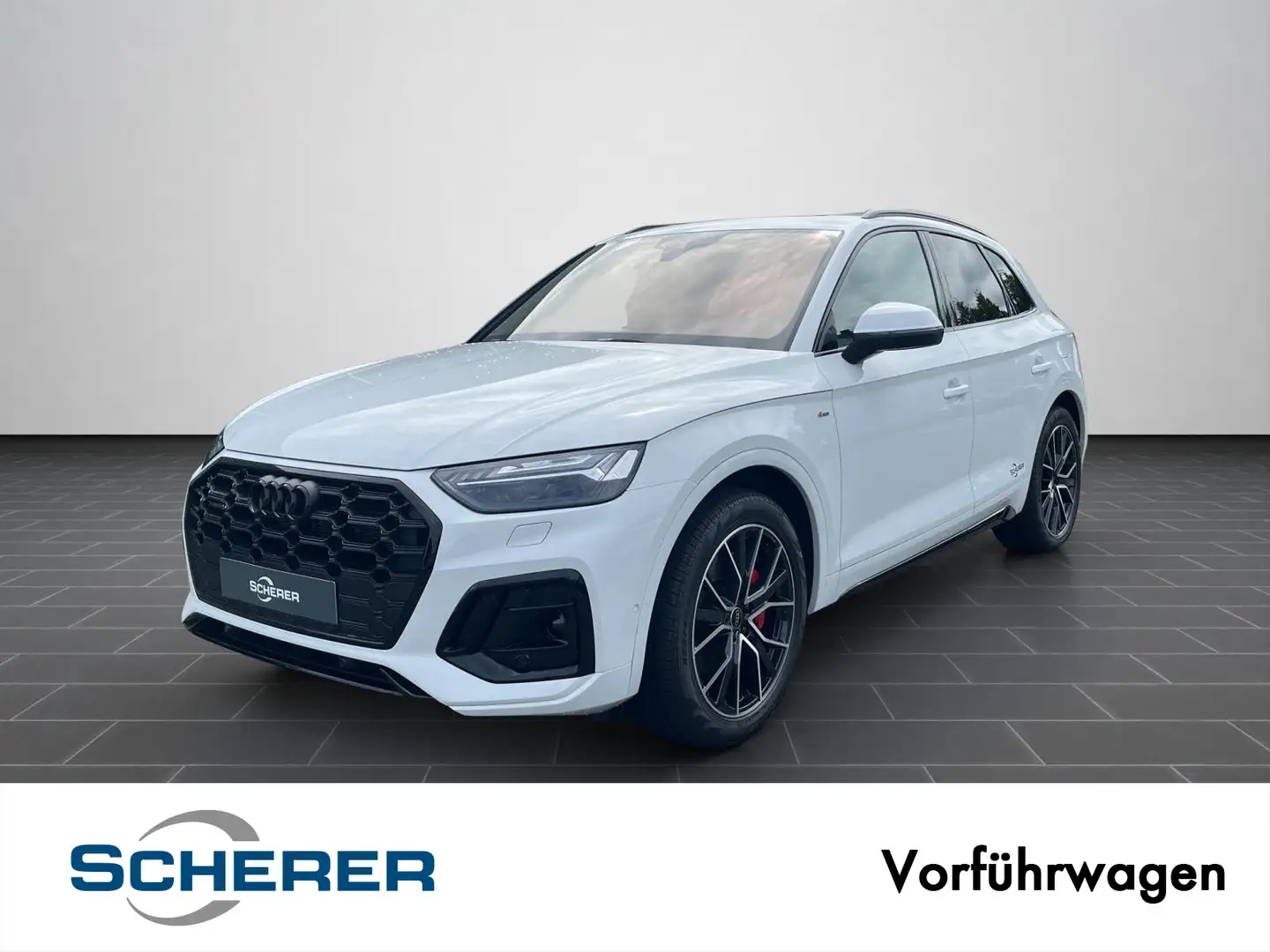 Audi Q5 AHK, adaptive air suspension, Panorama-Glasda Weiß - 1