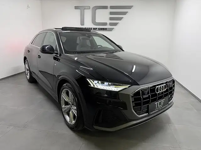 Audi Q8 view 2