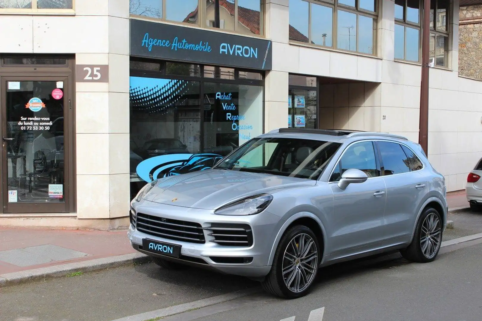 Porsche Cayenne III 3.0 V6 340 23CV Toit Ouvrant/ Attelage électri Gris - 1