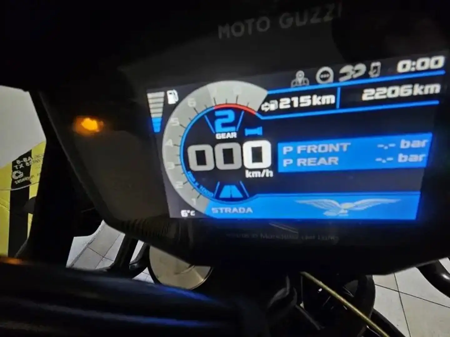 Moto Guzzi V 85 TT Travel Argent - 2