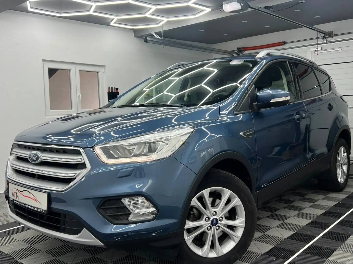 Ford Kuga Titanium/NAVI/SHZ/Bi-XENON/KAMERA/40t km Bleu - 1