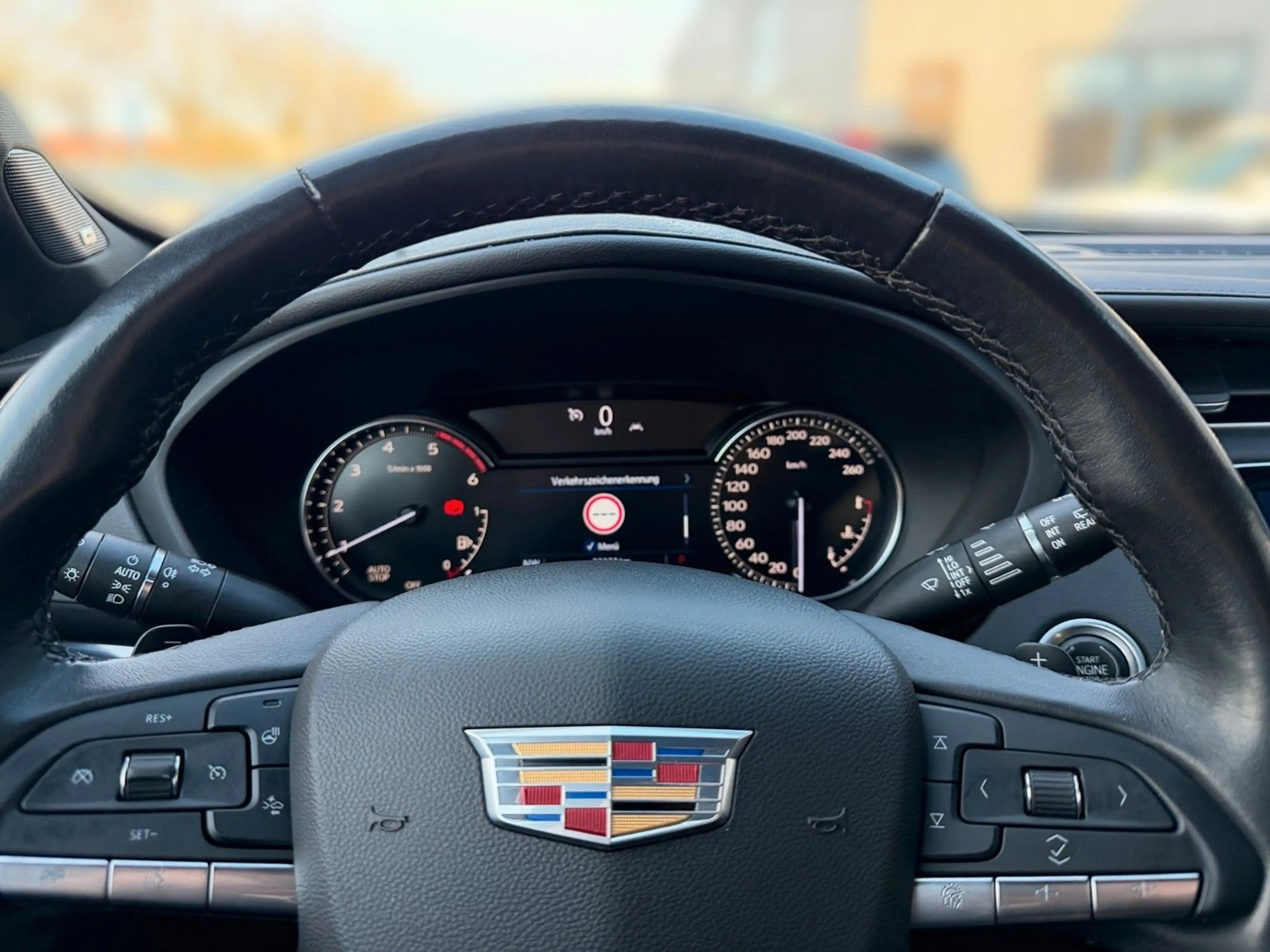 Cadillac XT4 Premium Luxury 2WD — photo 8
