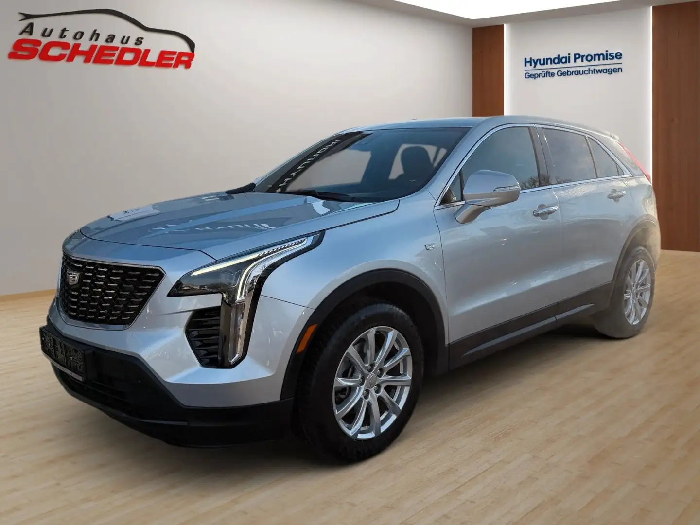 Cadillac XT4 Premium Luxury 2WD Silber - 1