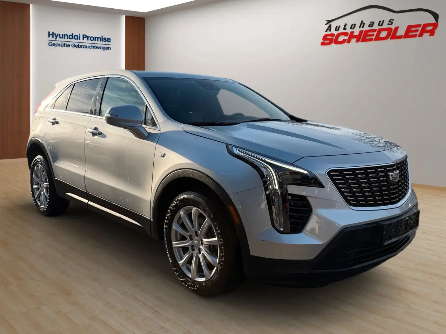 Cadillac XT4 Premium Luxury 2WD Silber - 2