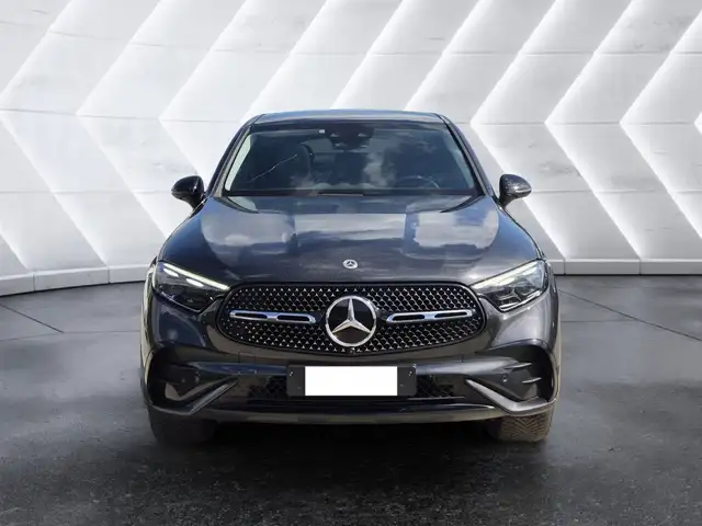 Mercedes-Benz 300 view 2