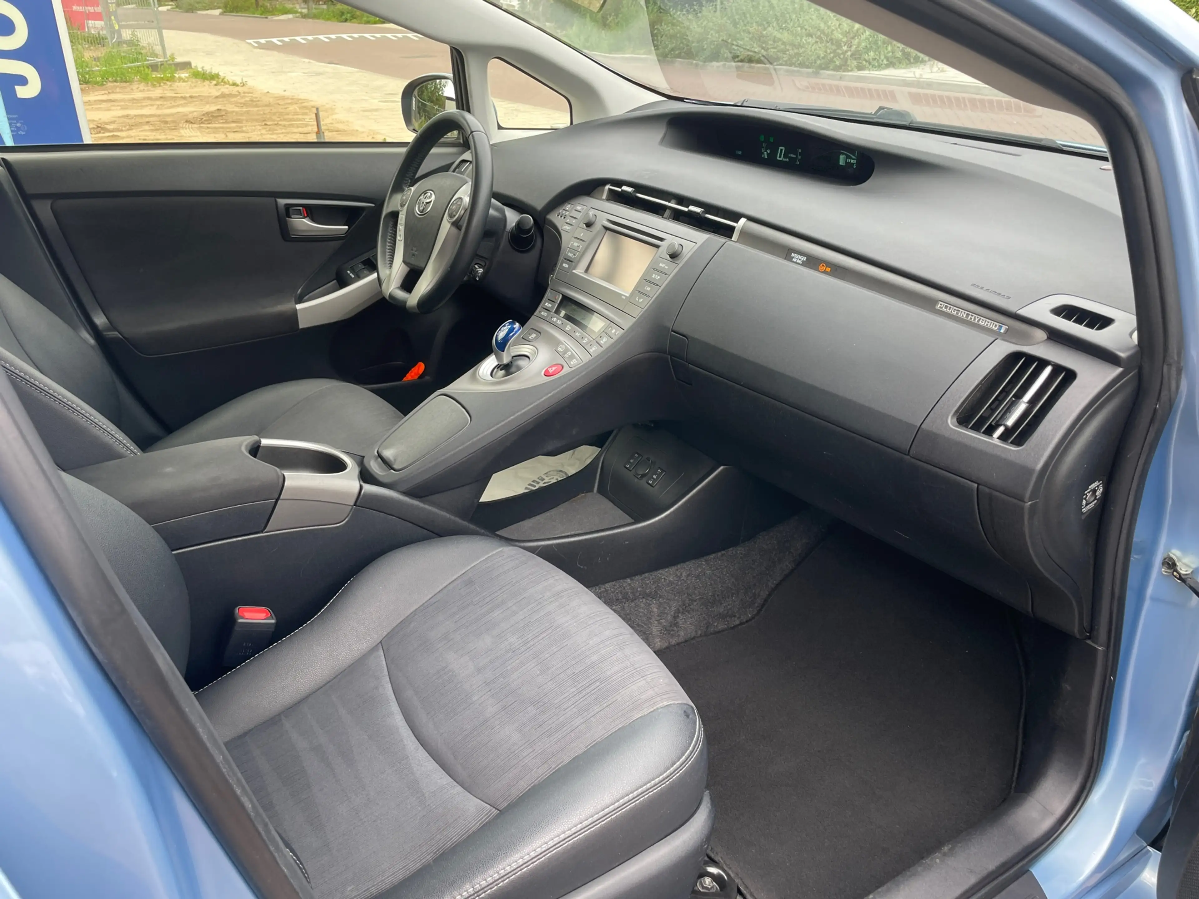 Toyota Prius 1.8 Plug-in Aspiration — photo 9