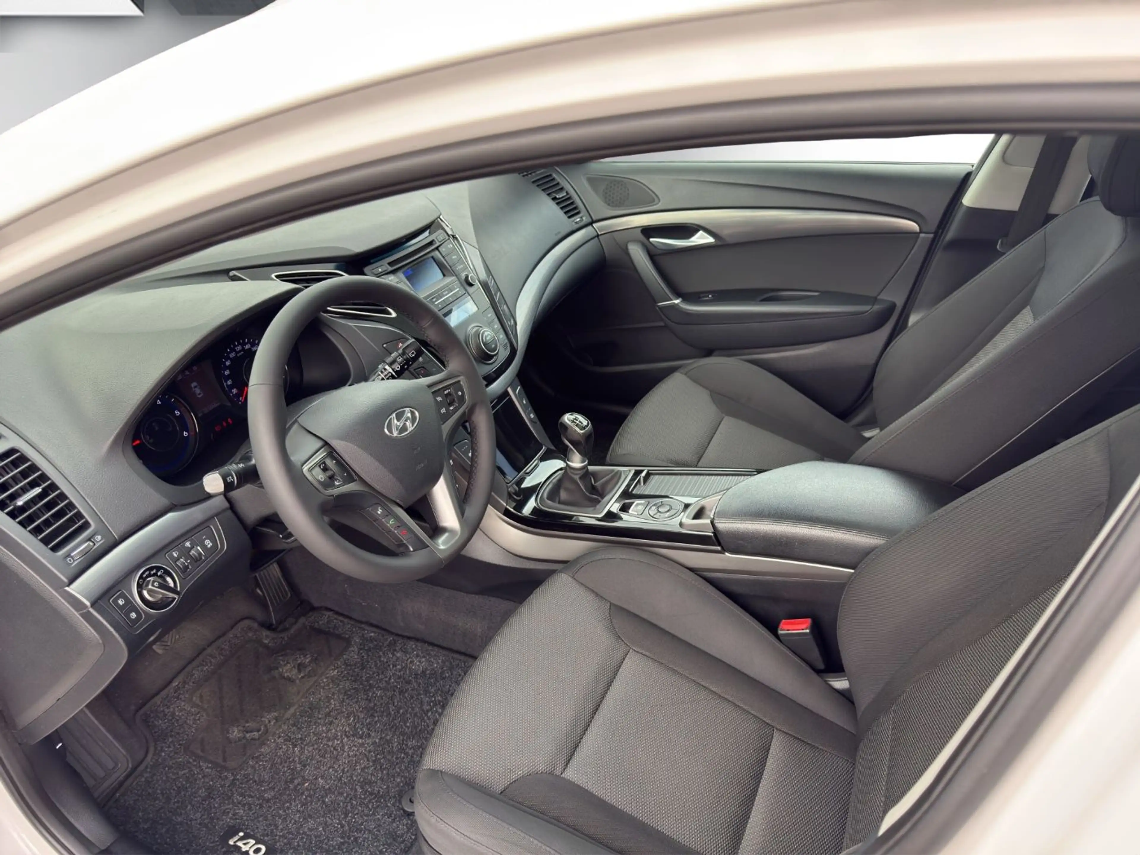 Hyundai i40 cw Trend blue Sitzheizung, Parkpilot — photo 7