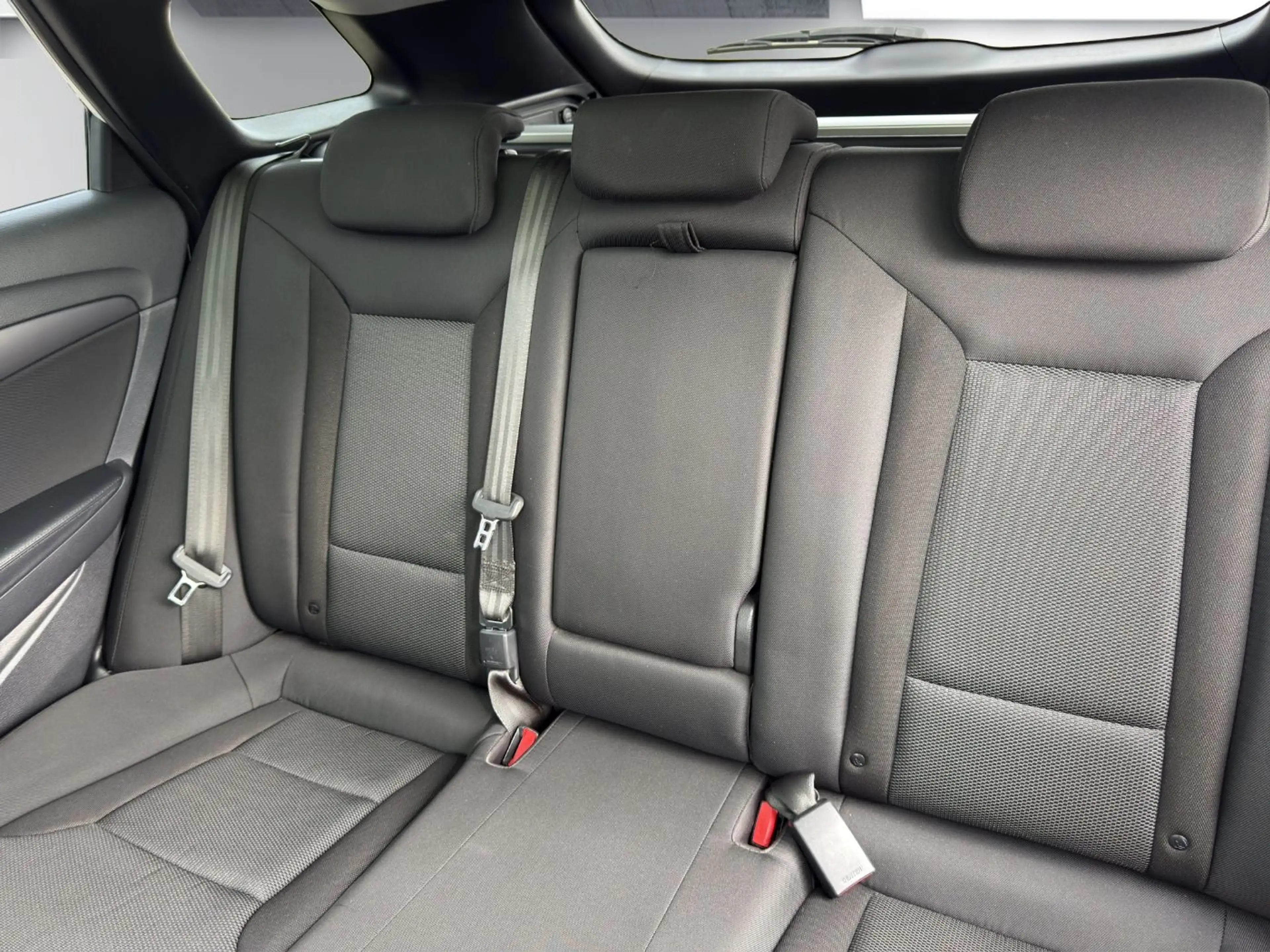 Hyundai i40 cw Trend blue Sitzheizung, Parkpilot — photo 12