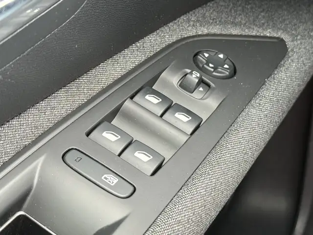 Peugeot 3008 view 8