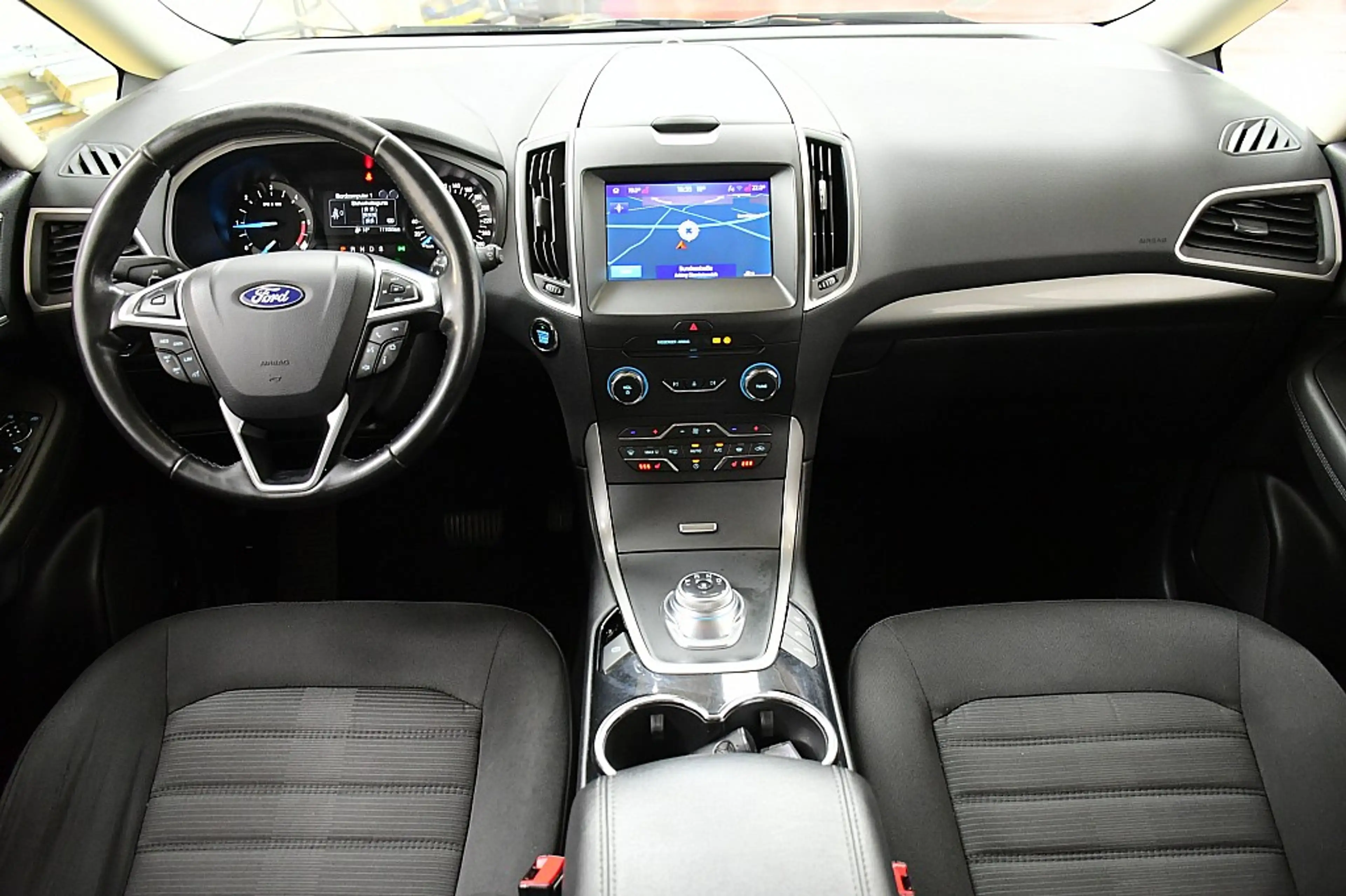 Ford Galaxy 2,0 EcoBlue SCR Trend Aut. — photo 16