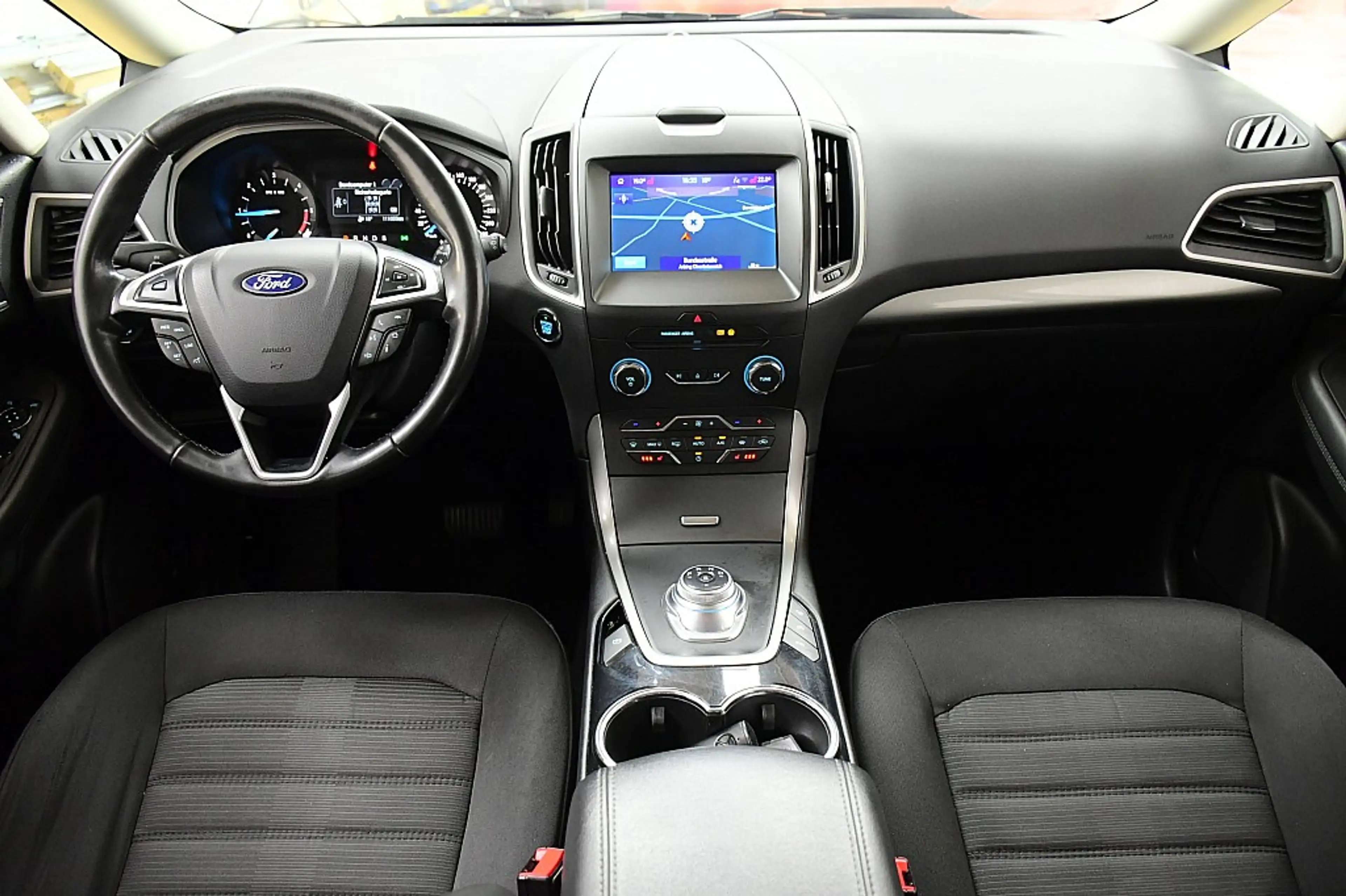 Ford Galaxy 2,0 EcoBlue SCR Trend Aut. — photo 17