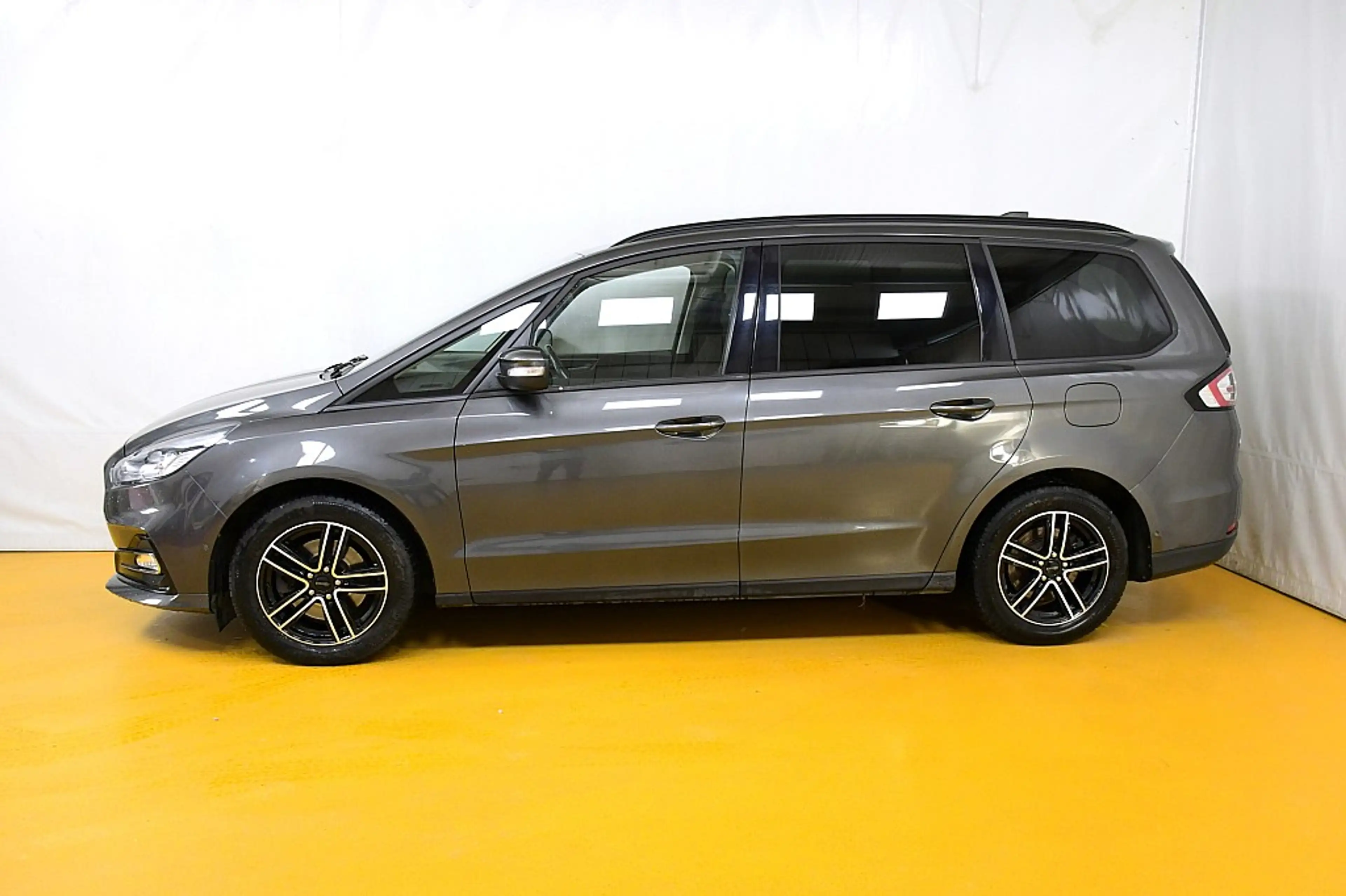 Ford Galaxy 2,0 EcoBlue SCR Trend Aut. — photo 9