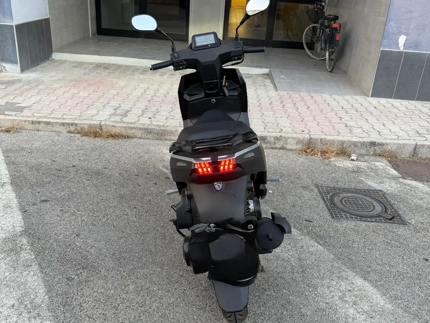 Peugeot Tweet Peugeot tweet 125 Active e5 Nero - 2