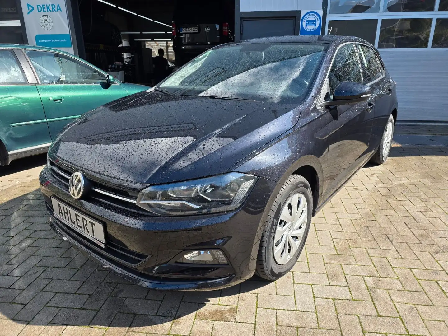 Volkswagen Polo VI Comfortline Zwart - 1