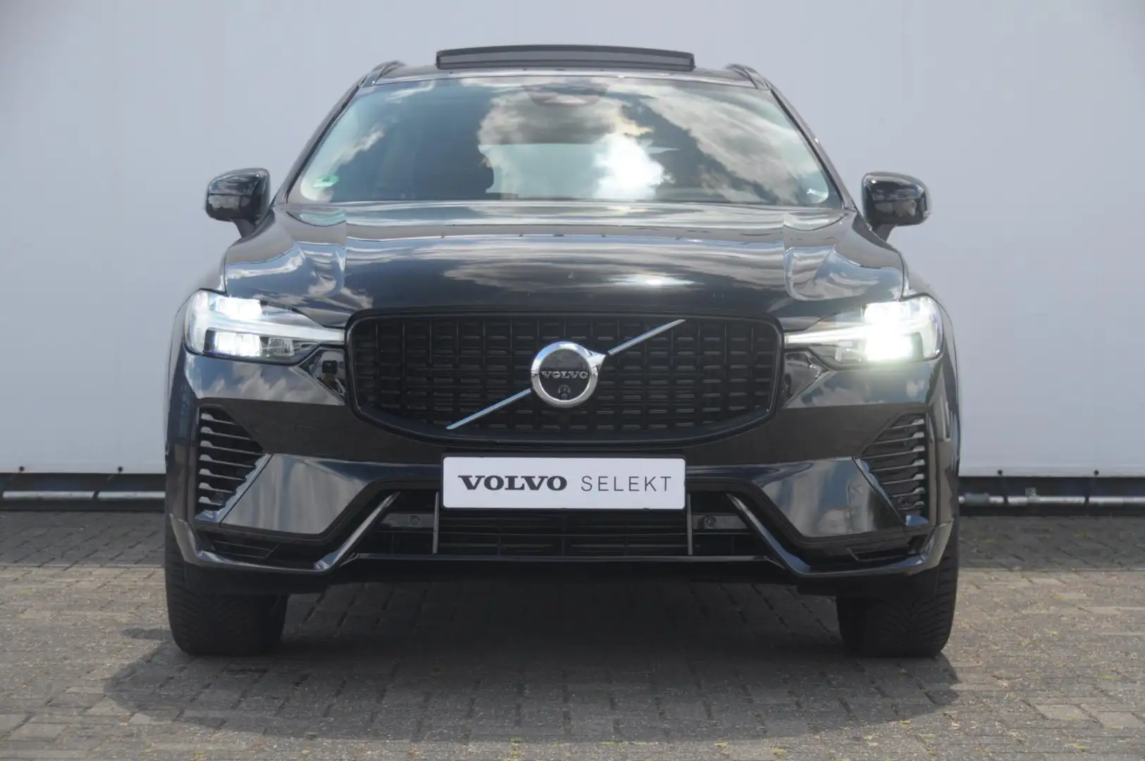 Volvo XC60 T6 350PK Automaat AWD Plus Dark Long range /Adapti Zwart - 2