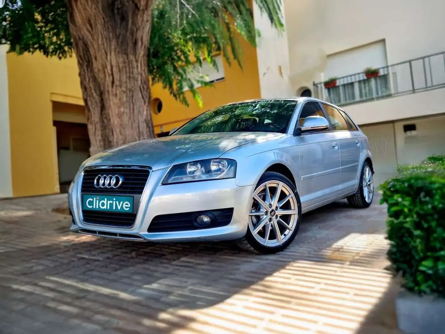 Audi A3 Sportback 1.6TDI Ambiente Gris - 2