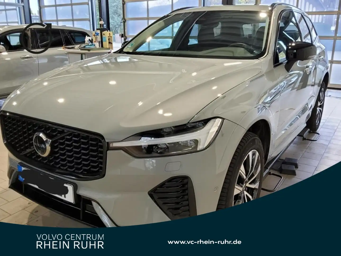 Volvo XC60 B5 AWD Plus Dark+PANO+WINTERPAK+RFK+MEMORY+ Grau - 1