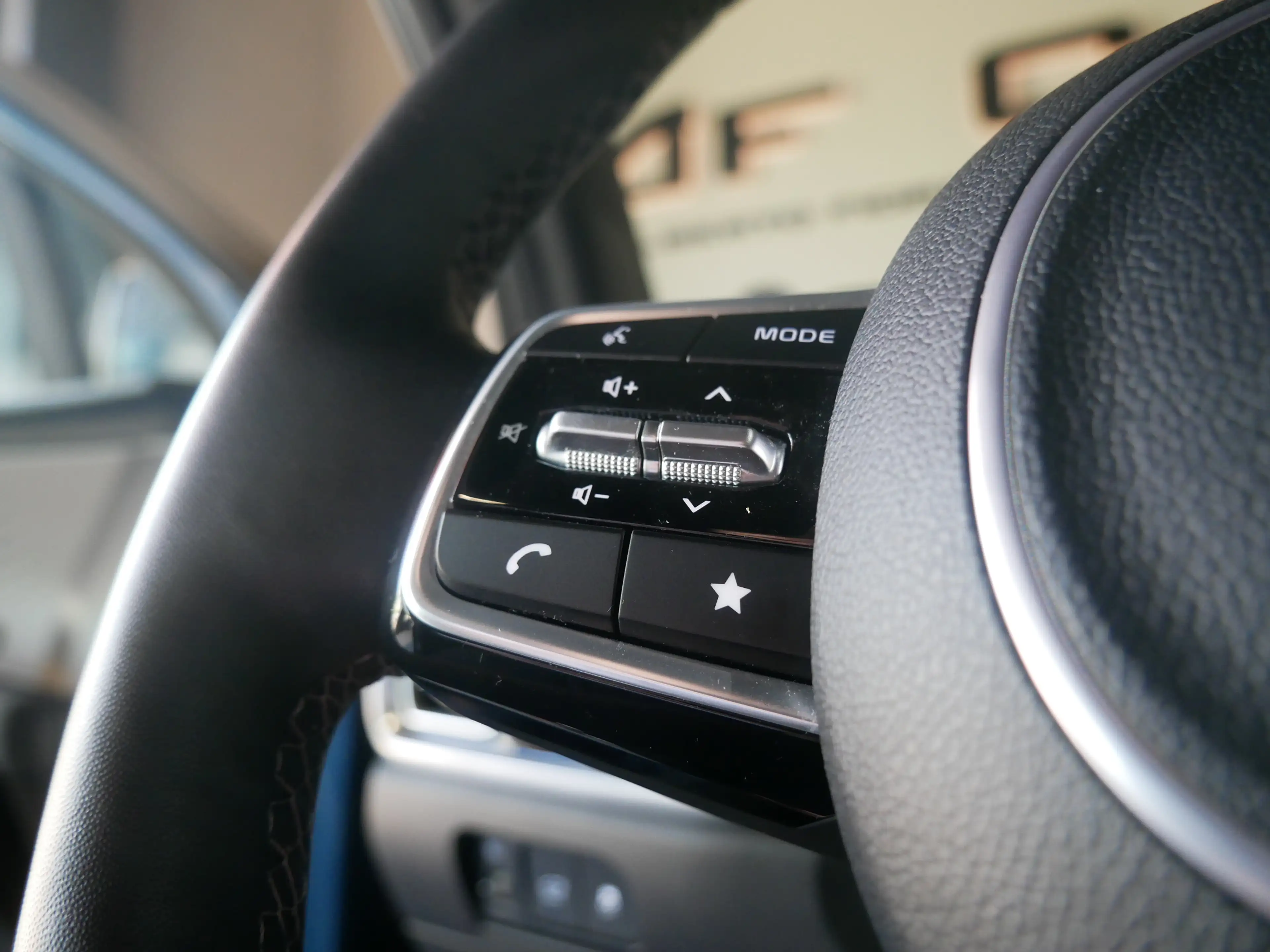 Kia Sorento Platinum 4WD 7 Sitze ACC HUD Navi Bi-LED — photo 13
