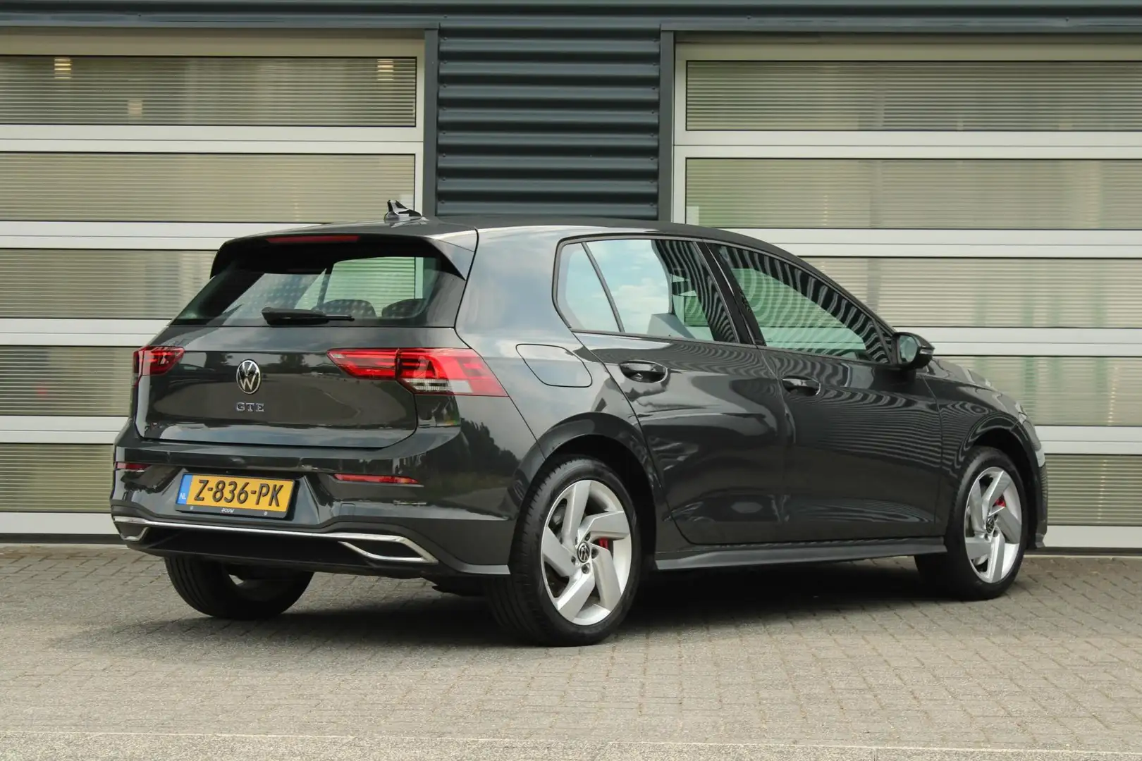 Volkswagen Golf GTE 1.4 TSI 245pk DSG | SoH 98% | Navigatie | Apple Ca Gris - 2