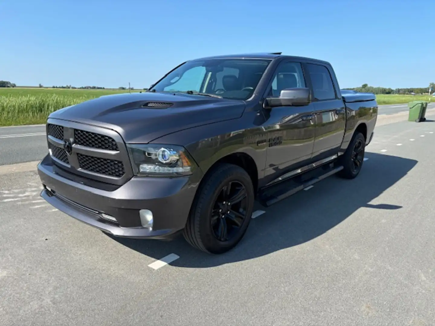 Dodge RAM 1500 Sport 4x4 200L lpg financiering v/a 350 p/m Gris - 1