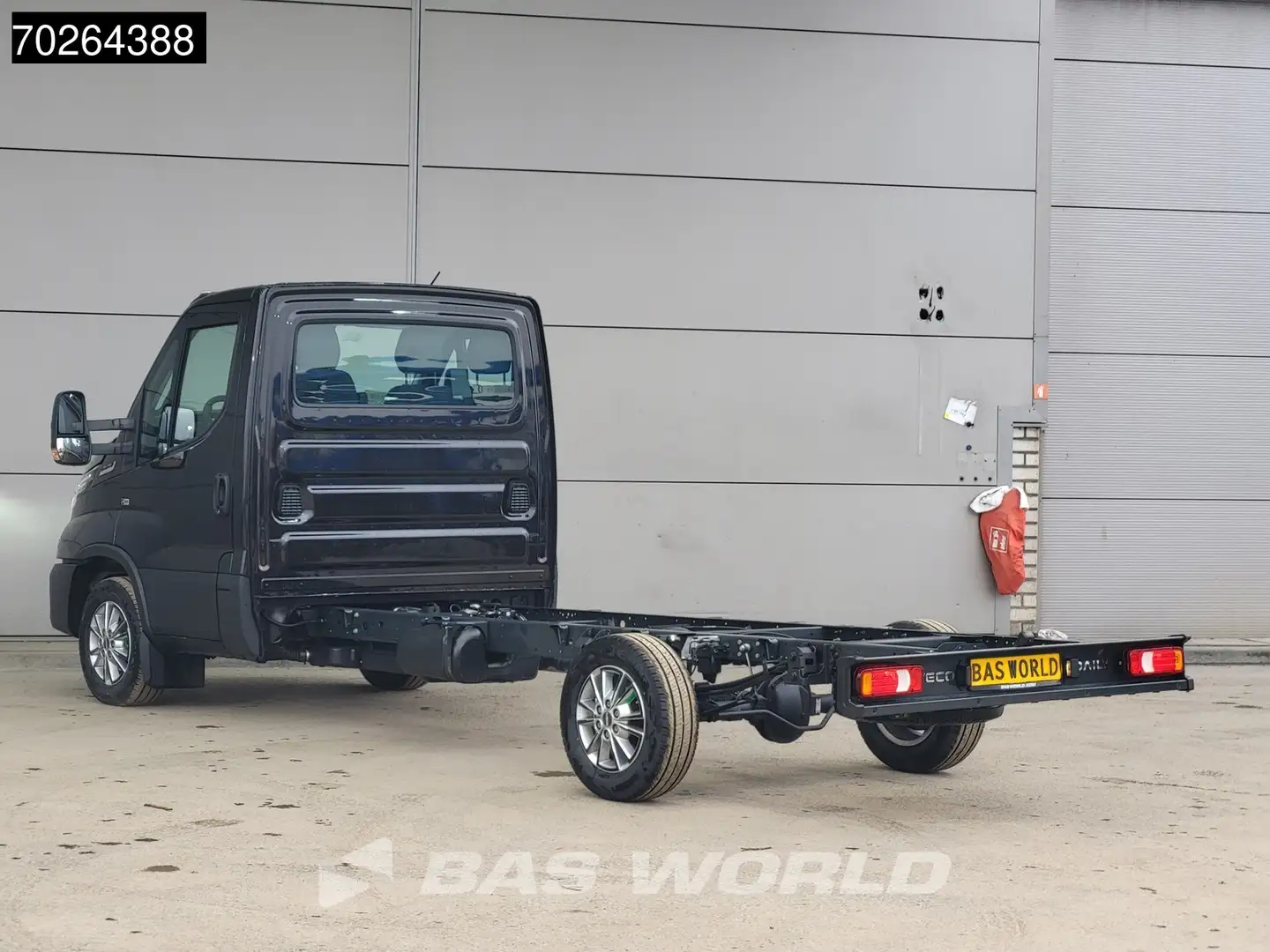 Iveco Daily 35S18 Automaat 410WB Chassis Cabine LED Navi ACC C Negru - 2