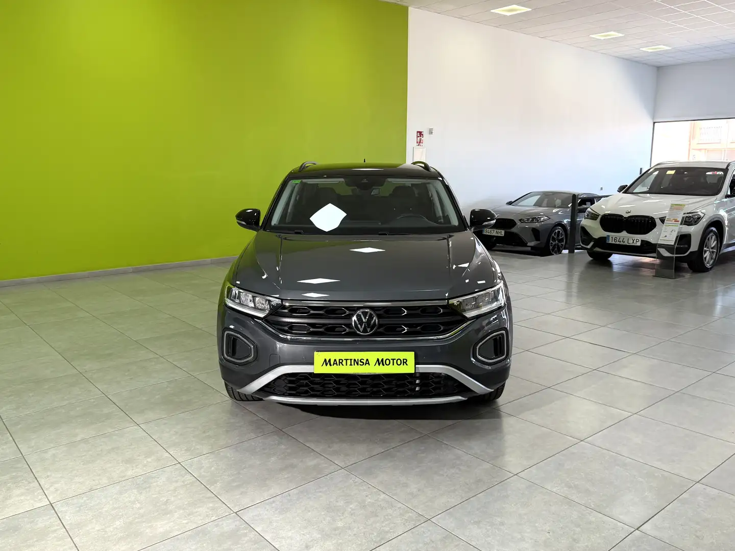 Volkswagen T-Roc 1.5 TSI Life DSG7 110KW Gris - 2