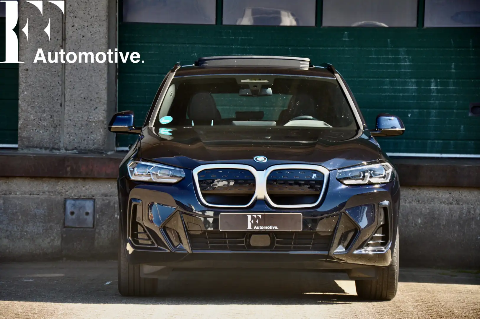 BMW iX3 80 kWh M-Sport Zwart - 2