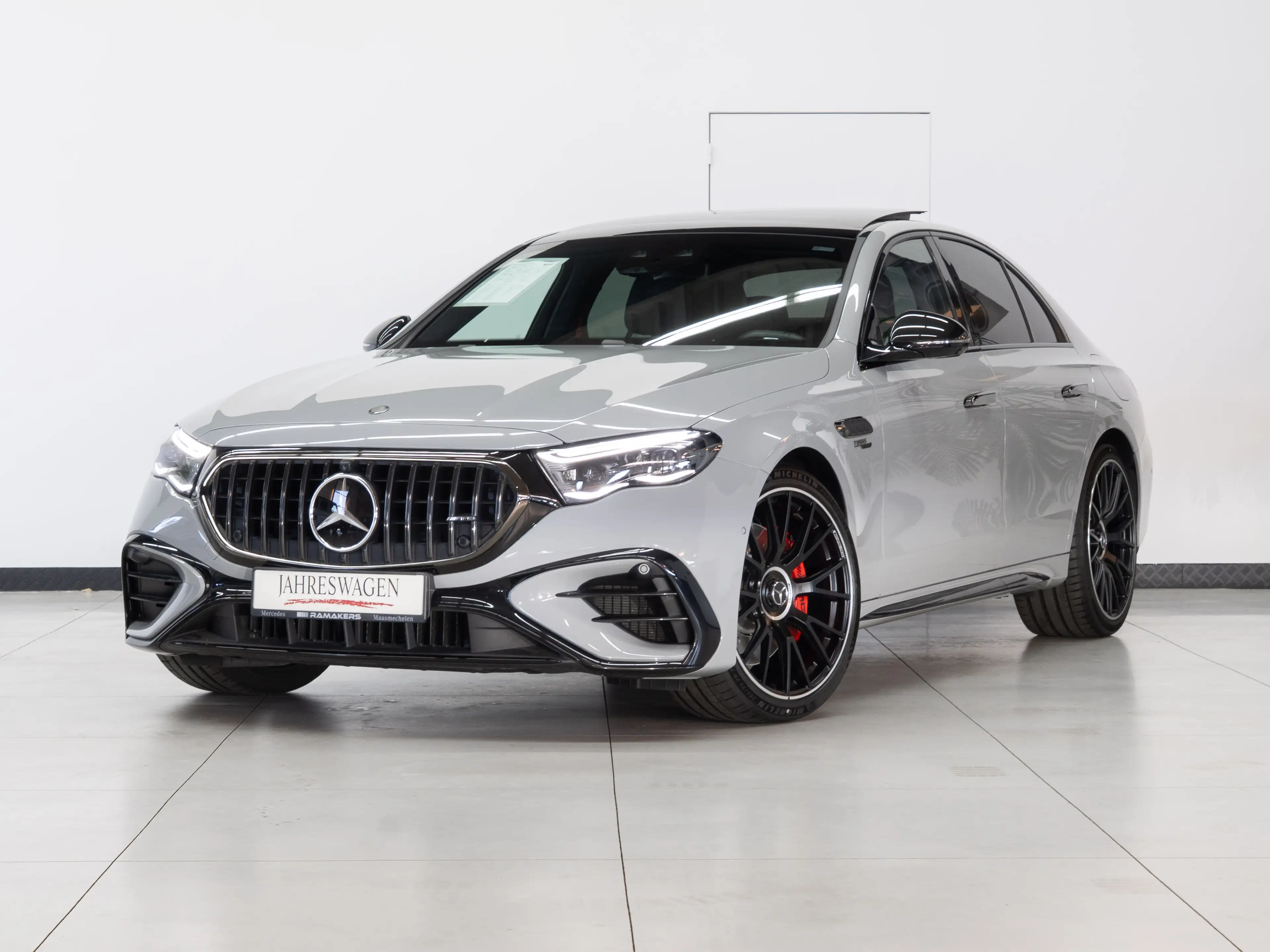 Mercedes-Benz E 53 AMG HYBRID 4M+ Night Carbon SUPERSCREEN Perform.-Sound