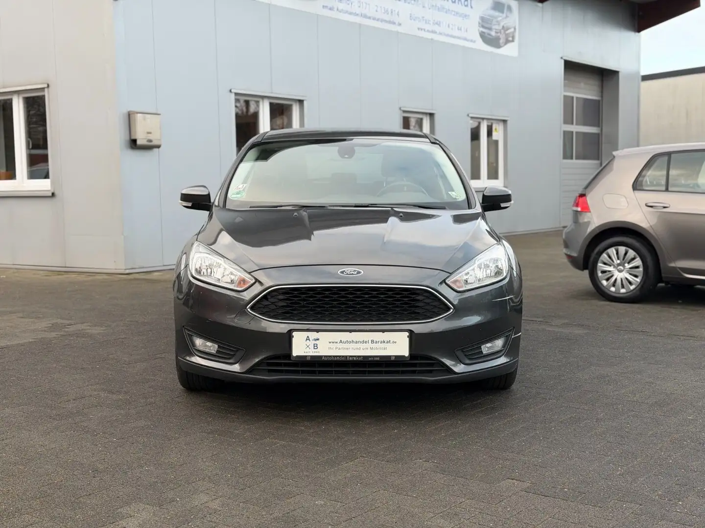 Ford Focus Turnier Trend SHZ Klima Grau - 2