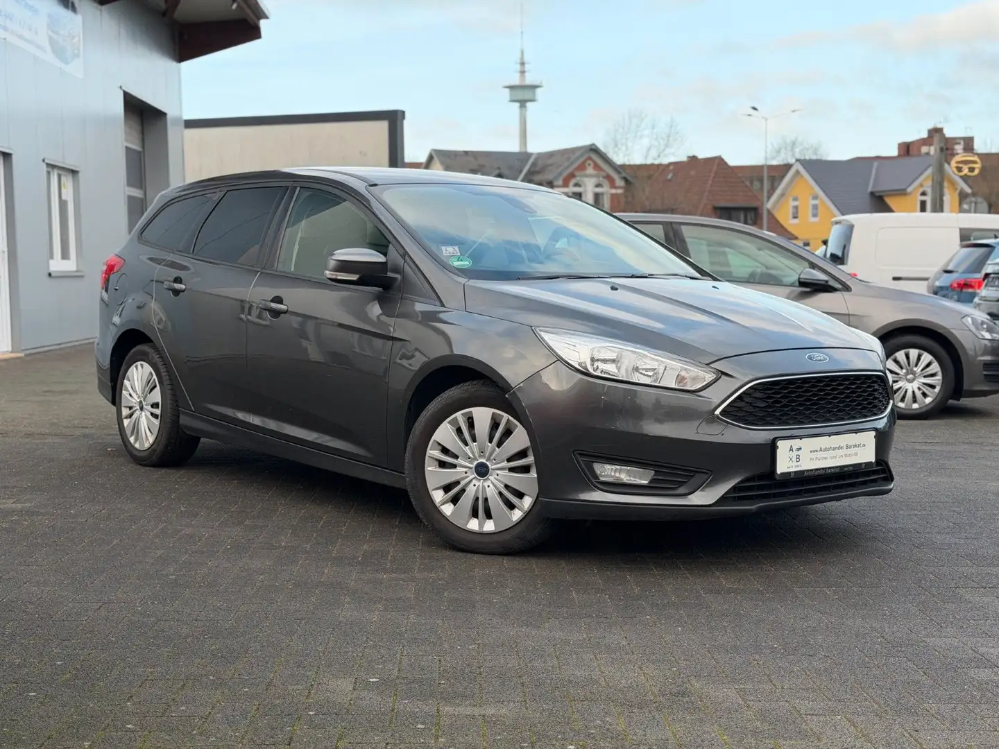 Ford Focus Turnier Trend SHZ Klima Grau - 1