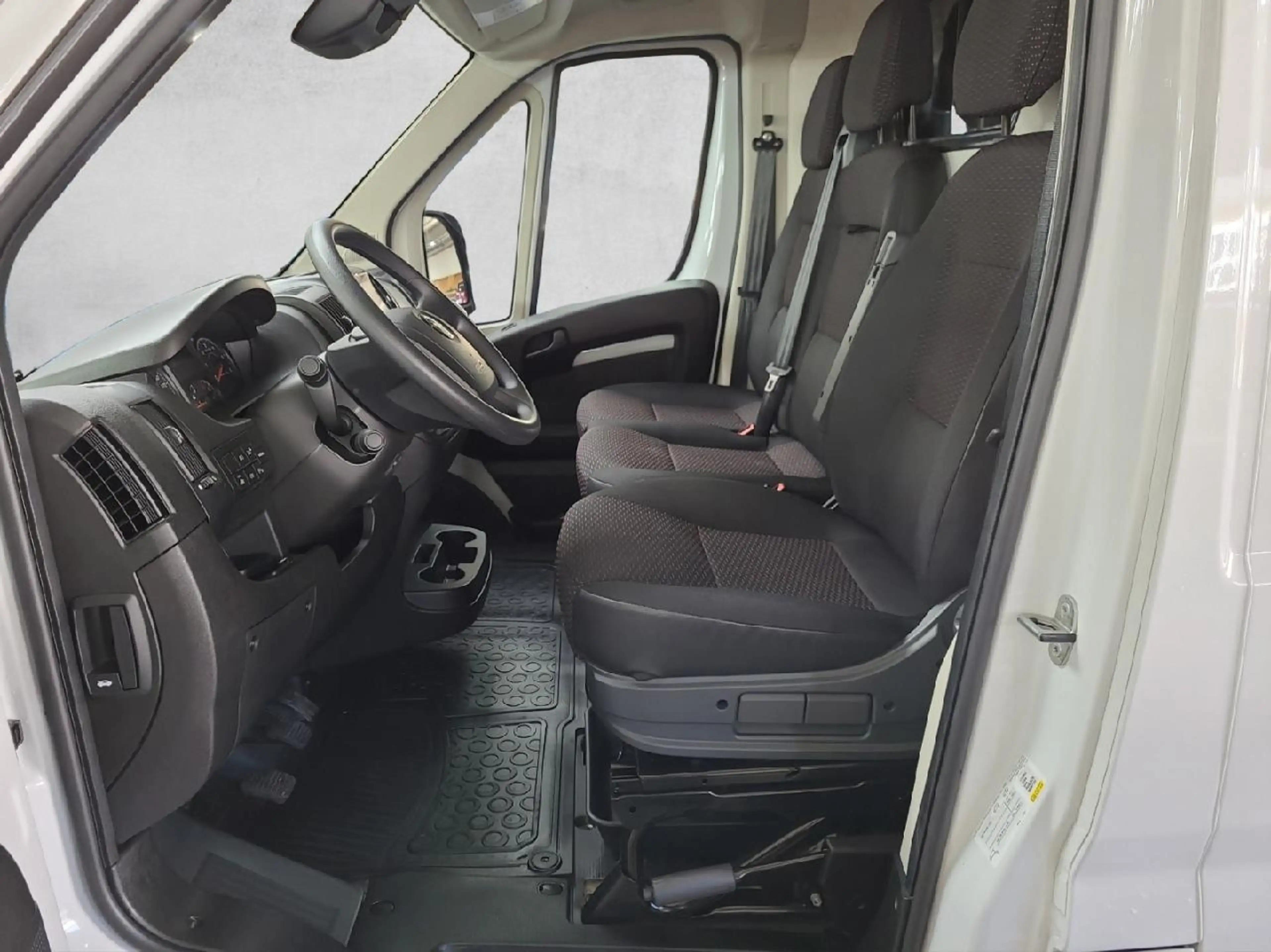 Opel Movano C Kasten L2H2 3,5t Edition 2.2D 6G — photo 9